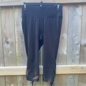 NWOT Live Active by Lane Bryant's Black Leggings with lace up legs on back 14/16